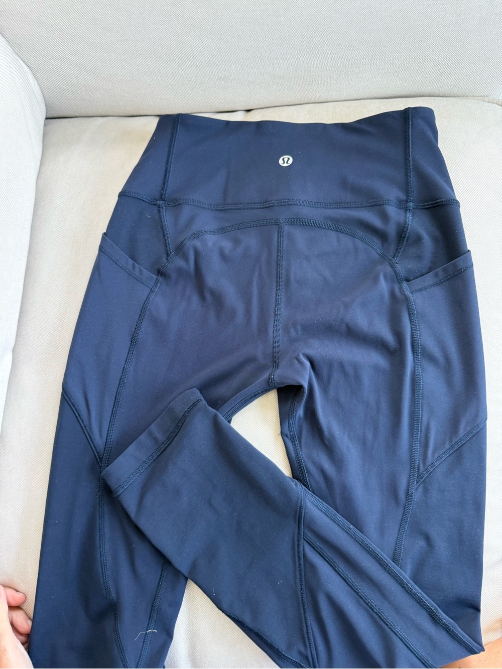 lululemon navy blue workout leggings . Size 4